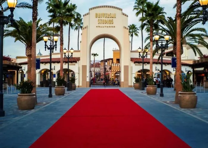 #Universal